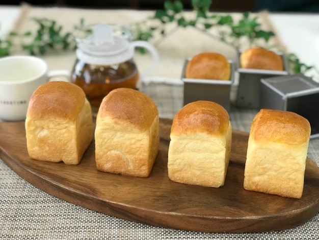 ★★ブリオッシュのミニ山型食パン